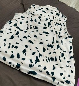 Chic Animal Print Top