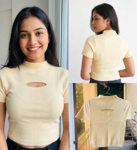 🌼🌼 Cut-Out mock Neck Crop Top🌼🌼
