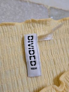 H&amp;M Cute Yellow Textured Top