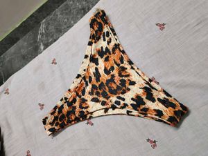 leopard print buttom