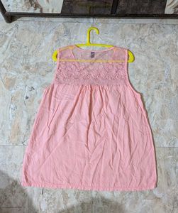 Soft Pink Sleeveless Lace Top 🌸