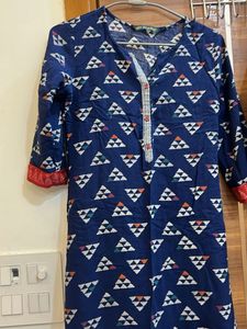 Avaasa Blue Printed Kurta
