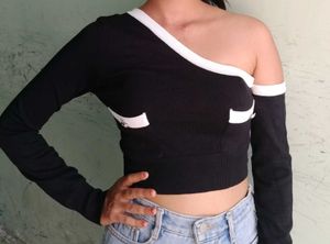Chic One-Shoulder Black Cropped Top