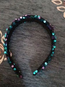 very trendy and beautifull hair band with combo