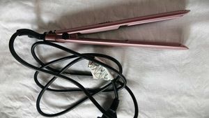 VEGA K-Shine Hair Straightener