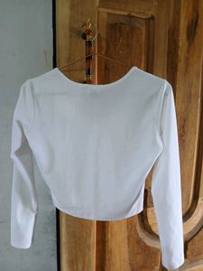 White V-Neck Long-Sleeve Fitted Crop Top