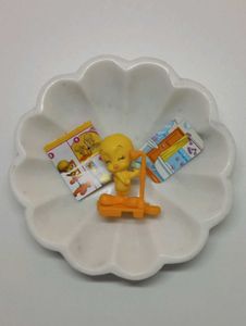Showering Tweety Kinder Joy Toy