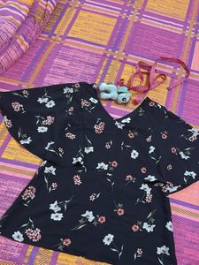 Floral Print V-Neck Top