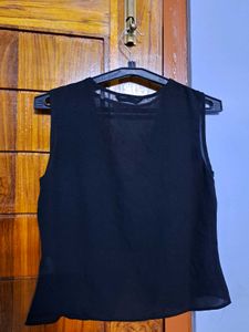 Chic Black Sleeveless Vest Top