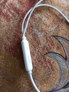 White Color Headphone | 3.5mm Earplug