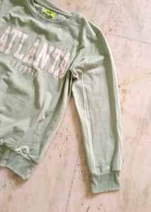 pastel green sweatshirt 🍀