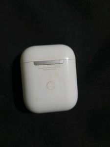 Apple Airpords Wireless Earbuds with Charging Case