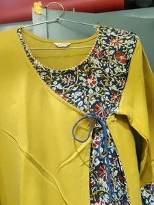Beautiful Agrakha Pattern Kurti