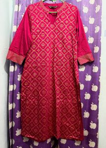 Elegant Pink Kurta with Golden Print