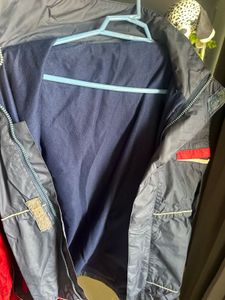 windcheater Men's Navy &amp; Red Color Block Jacket