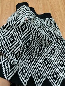 Monochromatic Diamond Pattern Skirt