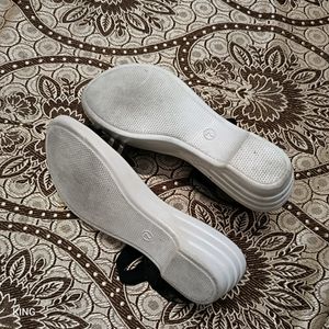 💥Today's Offer, Beautiful Black Sandles