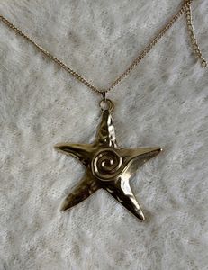 Gold Starfish Pendant Necklace ✨