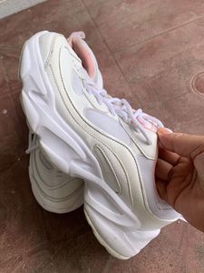 White &amp; Pink Fashion Sneakers