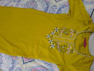Elegant Yellow Embroidered Kurta