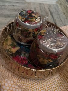 dry fruit tray with 2 jars