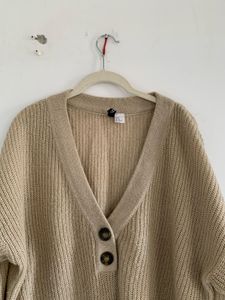 H and M beige cardigan