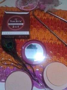 True Girls 2-in-1 Professional Compact Powder
