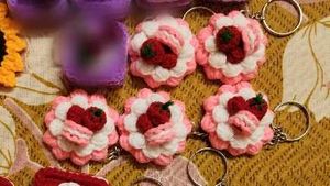 crochet cream tert Keychain🩷✨
