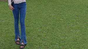 Flared Jeans