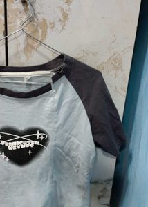 Stylish Graphic Print Crop Top