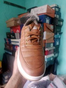 NEW NO USED CASUAL SHOE FOR MEN.