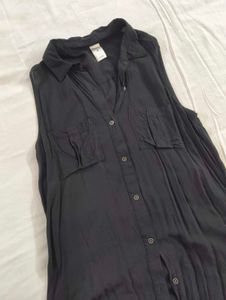 Sleeveless Black Collared Button-Up Shirt