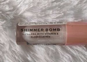 Makeup Revolution London Shimmer Bomb