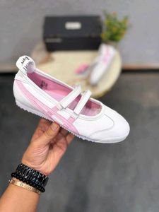 Onitsuka Girls