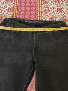 Comfortable Black Denim Jeans