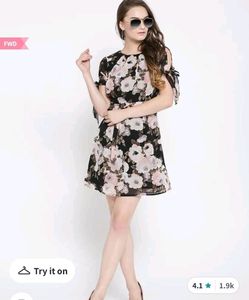 ❗️❗️PRICE DROPPED❗️❗️SERA FLORAL PRINTED DRESS☘️