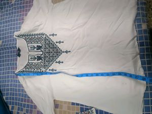Beautiful White Max Brand Tunic In Xl Size