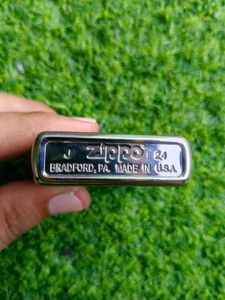 Patterned / Peeling Motif Graphic Zippo Lighter