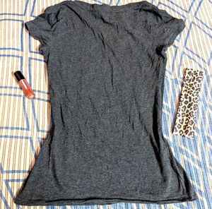 Dark Gray V-Neck T-Shirt 🩶🩶