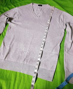 Uniqlo Unisex Grey V-Neck Sweater Pullover Winter