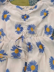 Cute Daisy Print Mini Dress