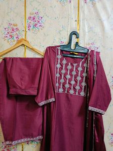 🇳🇿💫❤️Elegant Maroon Kurta Set with Dupatta
