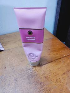 Bath &amp; Body Works Covered In RosesCrea..
