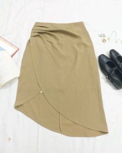 Elegant Ruched Midi Skirt