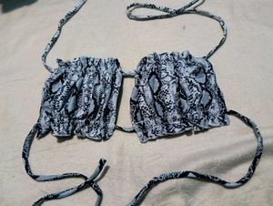 Trendy Snake Print Bikini Top