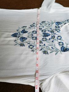 Aesthetic White Embroidered Kurta