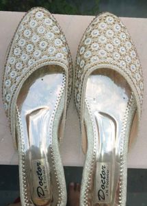 Women's Gold Embellished Punjabi Jutti | Size 40 |