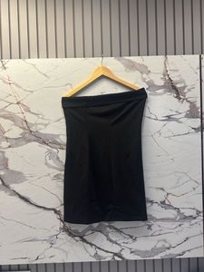 BERRYLUSH Black Strapless Mini Dress