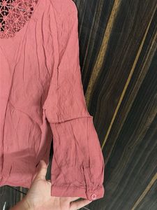 Chic Pink V-Neck Lace Detail Top