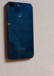 Honor 9 mobile phone with charger